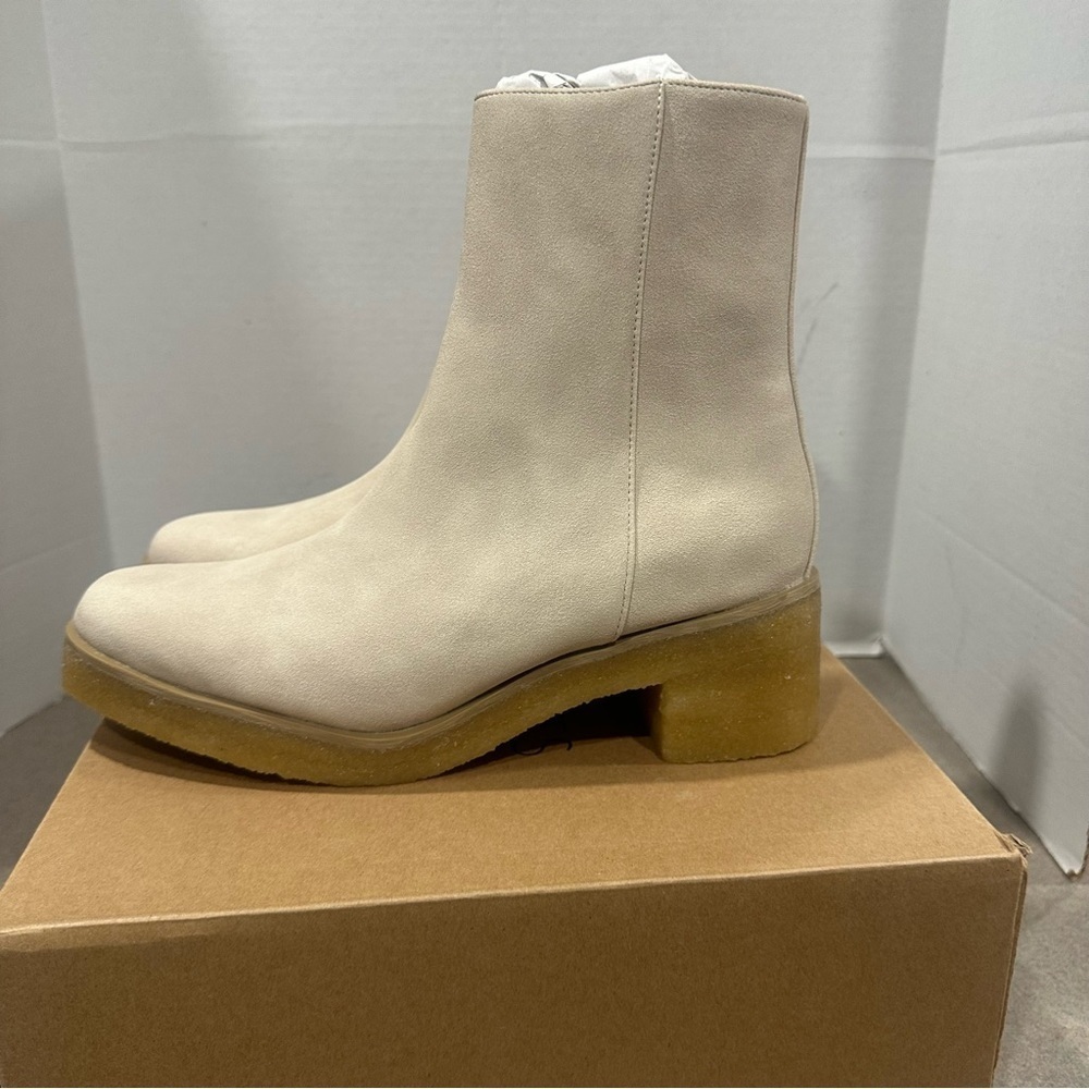 Matisse Elsa Womenâs Faux Leather Ankle Boots Size 8 1/2 In Ivory